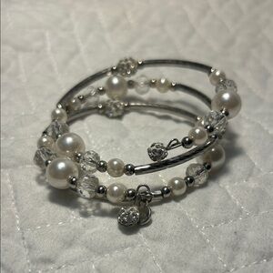 Elegant Silver and Pearl Bracelet